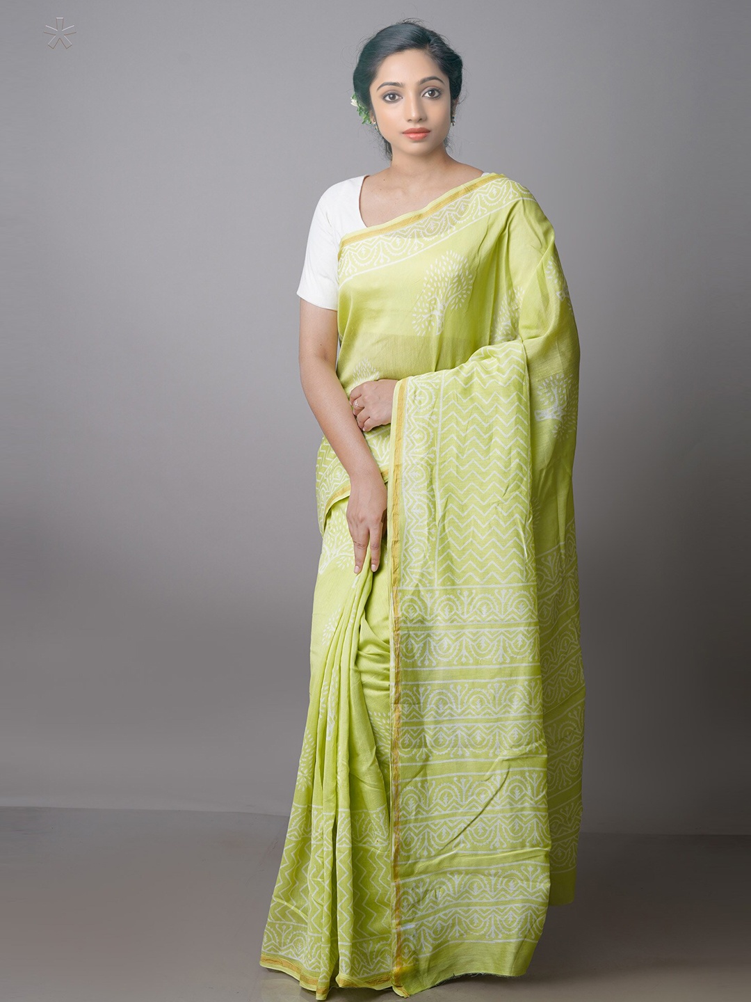 Unnati Silks Floral Zari Chanderi Saree, Green