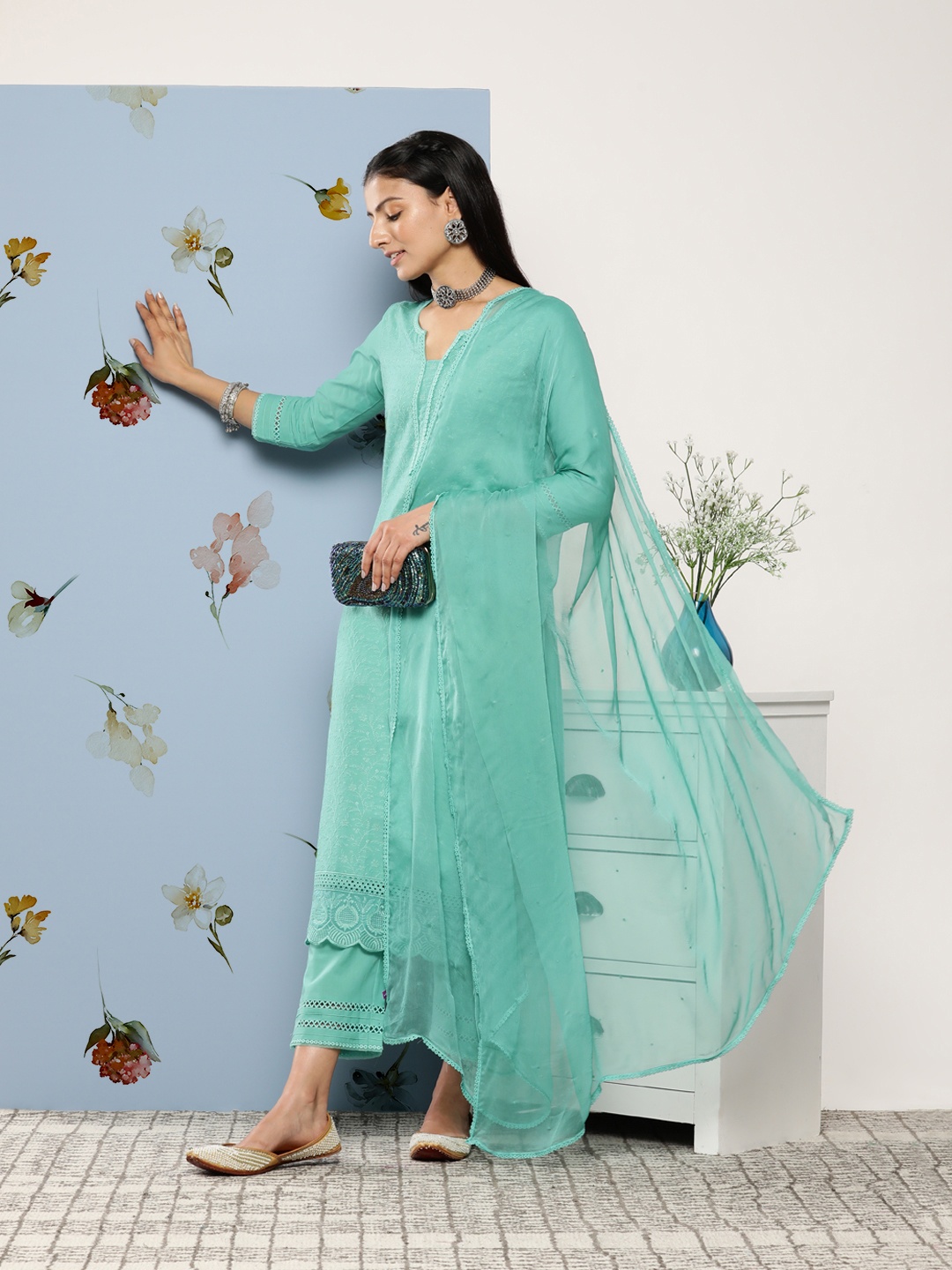 Libas Floral Embroidered Thread Work Pure Cotton Kurta With Trousers & Dupatta, Turquoise blue
Libas Floral Embroidered Thread Work Pure Cotton Kurta With Trousers & Dupatta, Turquoise blue