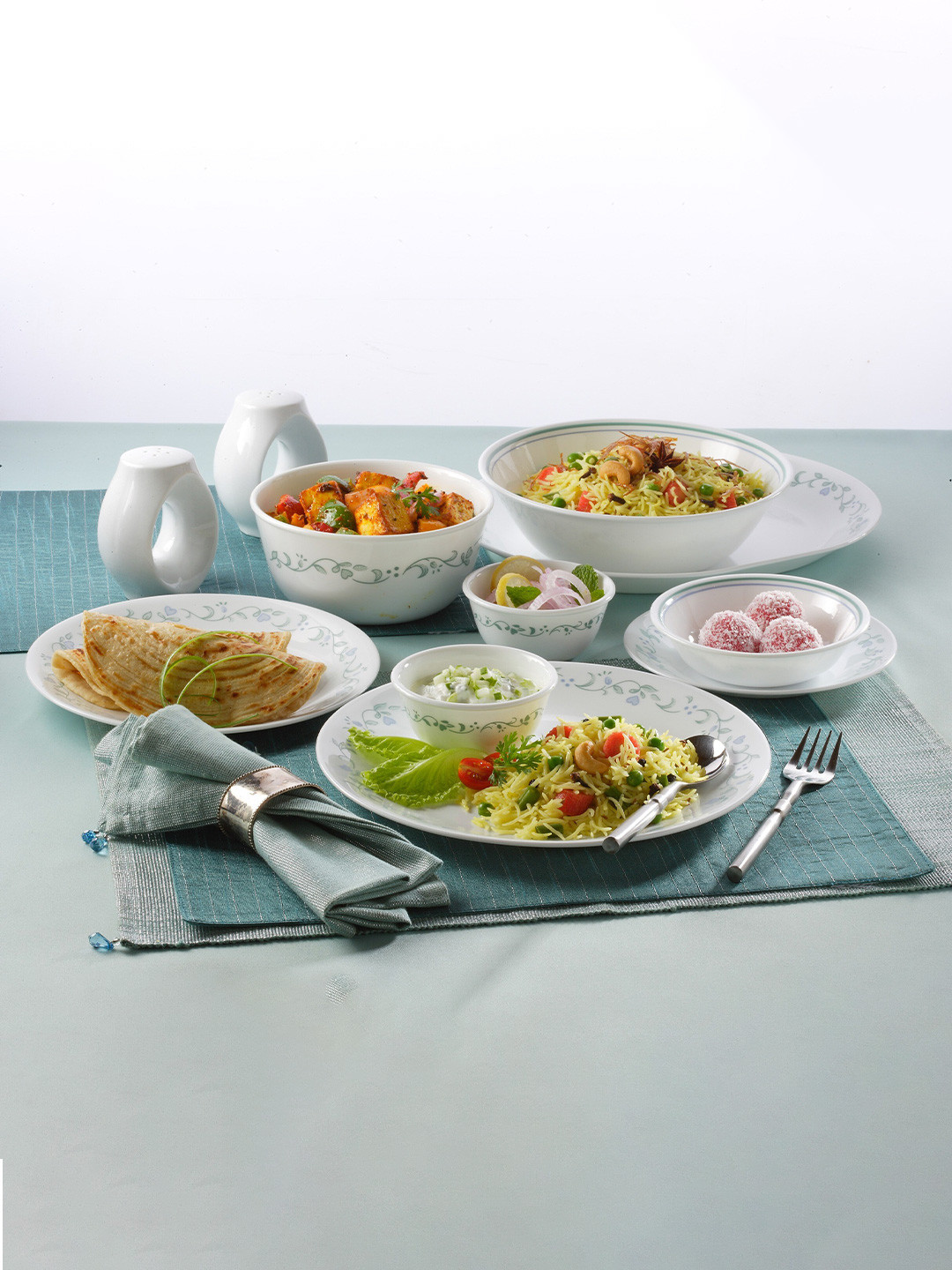 Corelle Livingware Country Cottage White & Green Floral Printed Vitrelle Glass Bowl 828 ml
Corelle Livingware Country Cottage White & Green Floral Printed Vitrelle Glass Bowl 828 ml