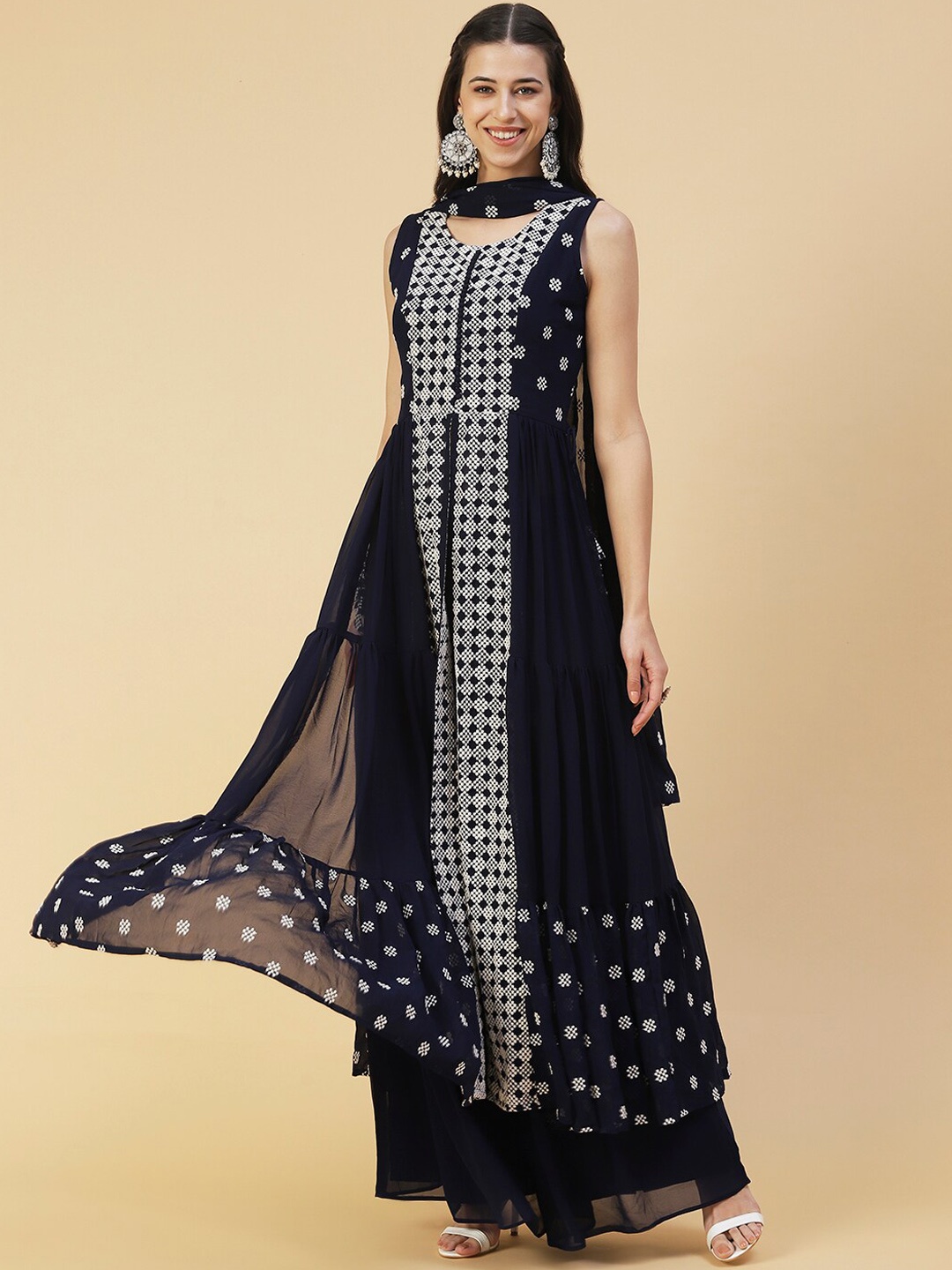 FASHOR Ethnic Motifs Embroidered Chikankari Kurta with Palazzos & With Dupatta, Navy blue
FASHOR Ethnic Motifs Embroidered Chikankari Kurta with Palazzos & With Dupatta, Navy blue