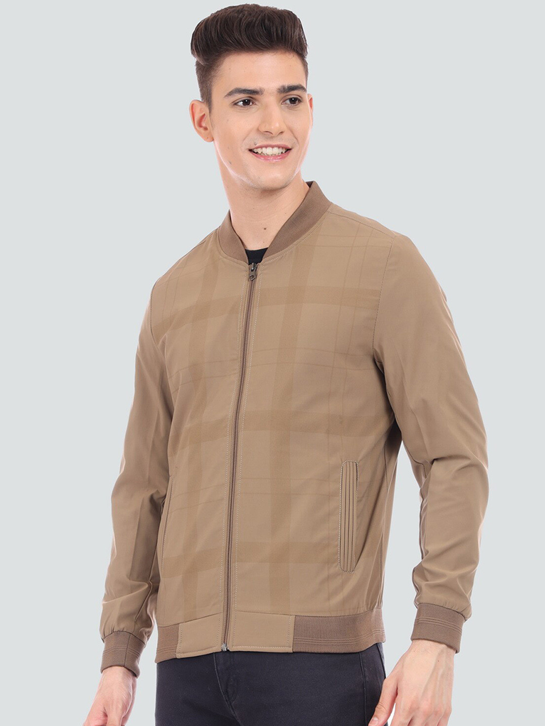 YOUNG CLUB CLASSIC Men Checked Wool Lightweight Bomber Jacket, Camel brown
YOUNG CLUB CLASSIC Men Checked Wool Lightweight Bomber Jacket, Camel brown