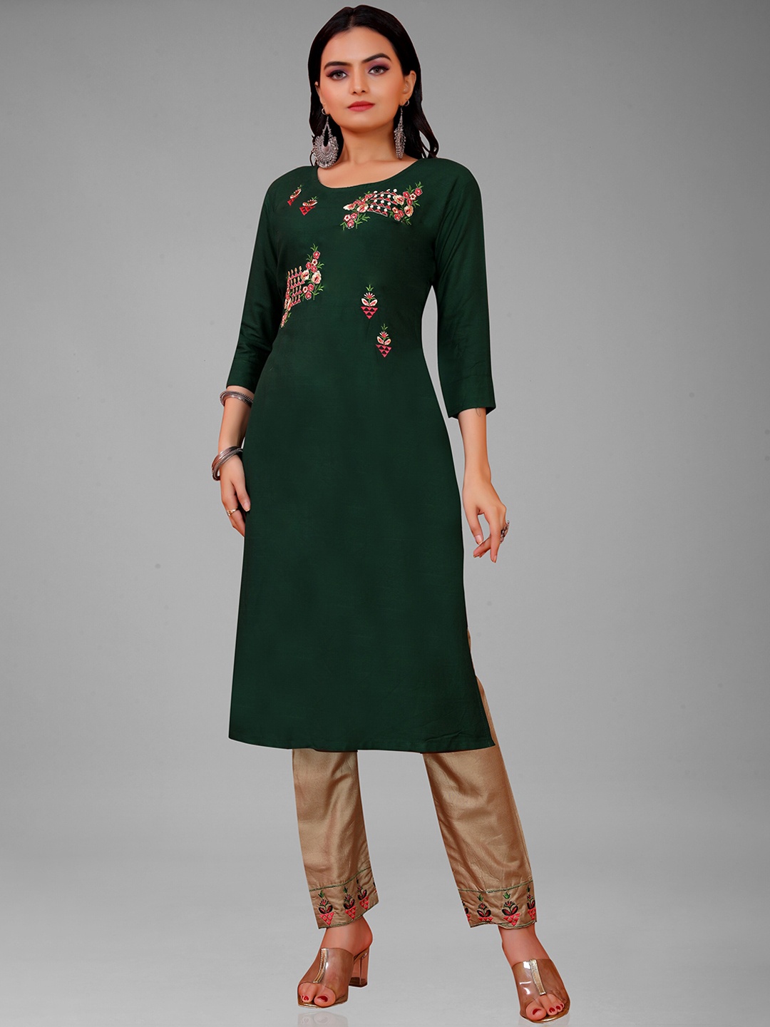 Paramparik Textile Plus Size Floral Embroidered Thread Work Kurta with Trousers Set, Green
Paramparik Textile Plus Size Floral Embroidered Thread Work Kurta with Trousers Set, Green
