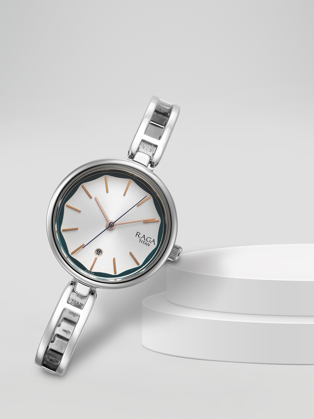 Titan Women Brass Dial & Stainless Steel Bracelet Style Straps Analogue Watch 2683SM01, Silver
Titan Women Brass Dial & Stainless Steel Bracelet Style Straps Analogue Watch 2683SM01, Silver