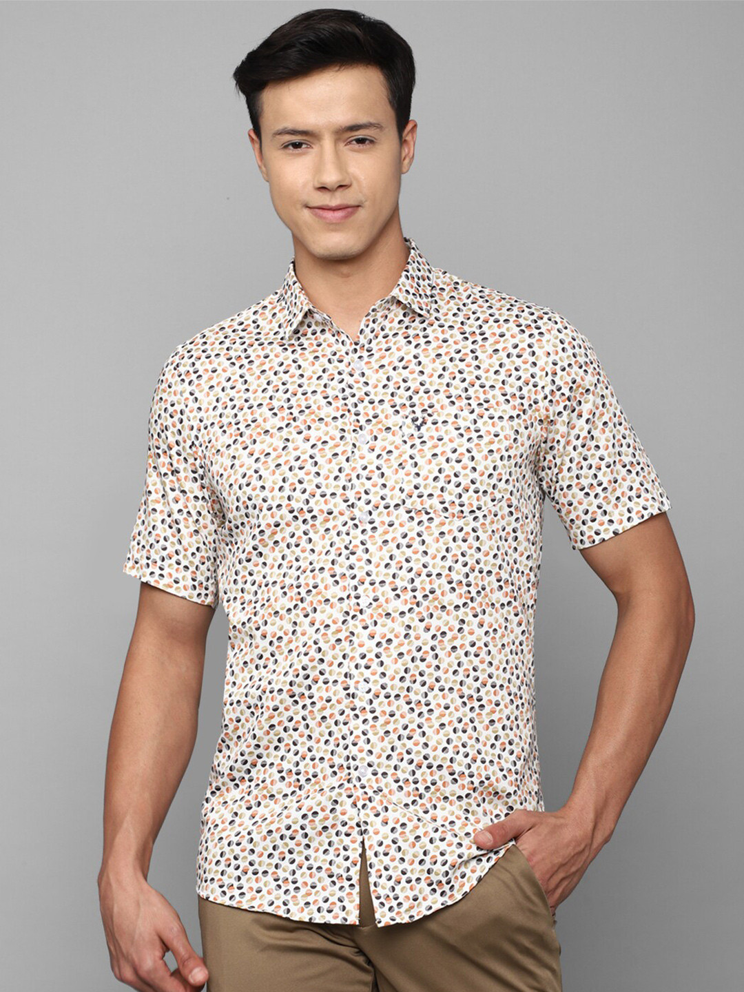 Allen Solly Men Slim Fit Printed Casual Cotton Shirt, Beige 
Allen Solly Men Slim Fit Printed Casual Cotton Shirt, Beige