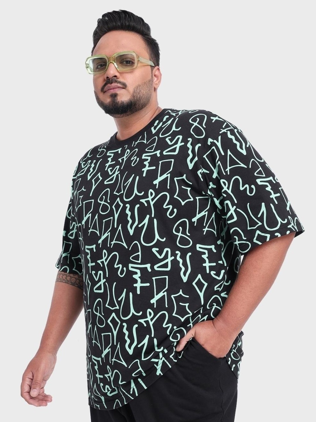 Bewakoof Plus Men Plus Size Abstract Printed Drop-Shoulder Sleeves Cotton Loose T-shirt, Black
Bewakoof Plus Men Plus Size Abstract Printed Drop-Shoulder Sleeves Cotton Loose T-shirt, Black