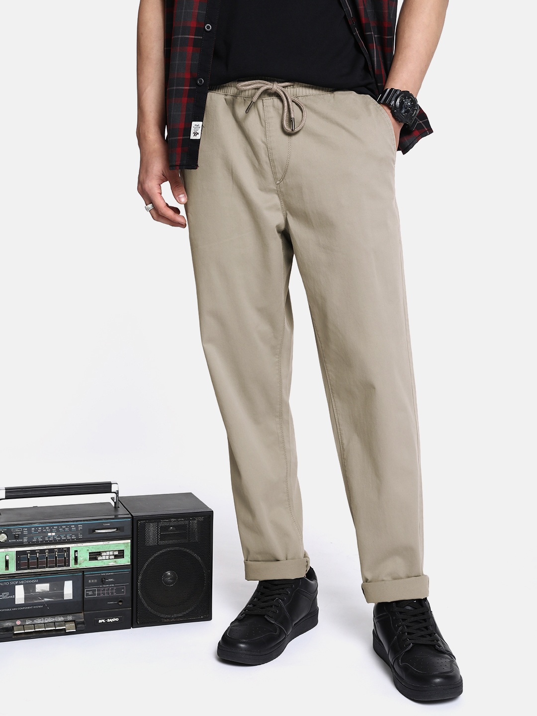 The Roadster Lifestyle Co. Men Green MCW Nostalgic Back to School Work To Lounge Trousers
The Roadster Lifestyle Co. Men Green MCW Nostalgic Back to School Work To Lounge Trousers