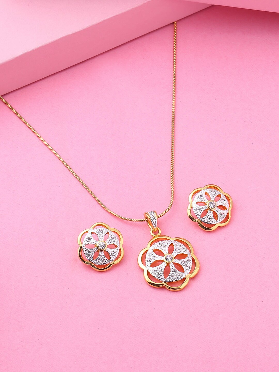 Estele Gold & Rhodium Plated Flower Shaped Pendant Set with Crystals for Women, Silver
Estele Gold & Rhodium Plated Flower Shaped Pendant Set with Crystals for Women, Silver