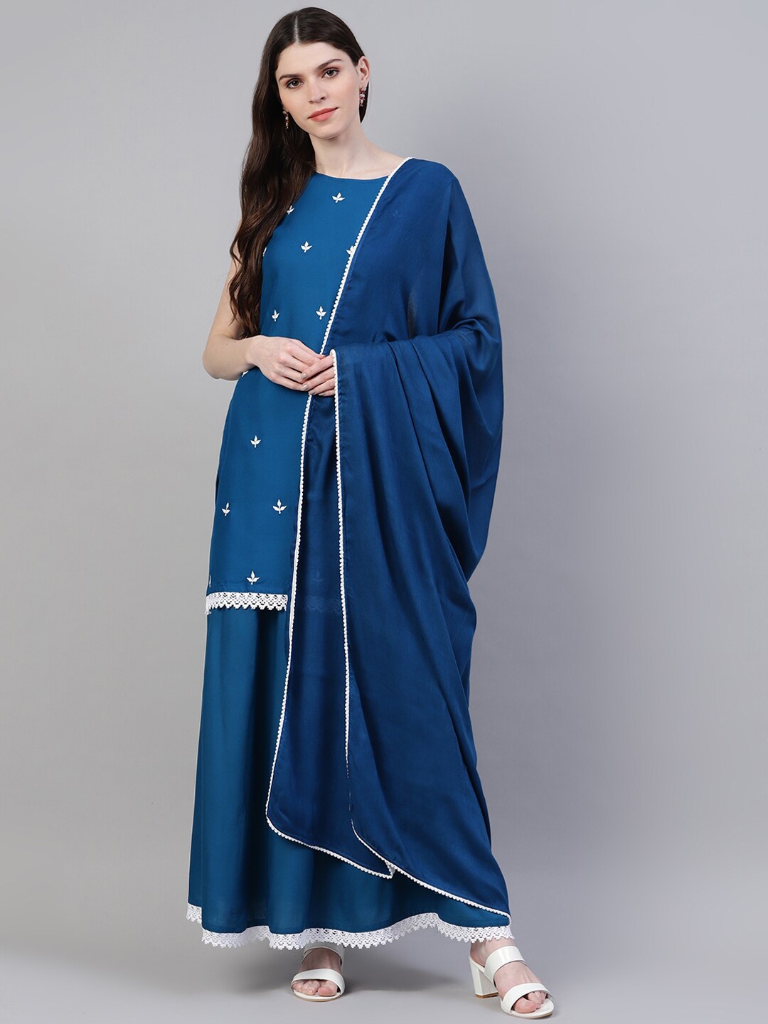 Stylum Women Ethnic Motifs Embroidered Thread Work Kurta with Skirt & With Dupatta, Blue
Stylum Women Ethnic Motifs Embroidered Thread Work Kurta with Skirt & With Dupatta, Blue
