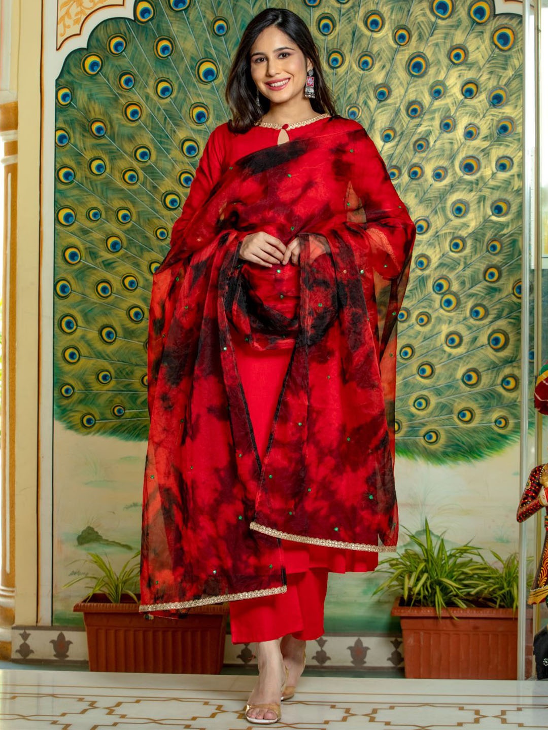 HOUSE OF JAMOTI Women Thread Work Pure Cotton Kurta with Trousers & With Dupatta, Red
HOUSE OF JAMOTI Women Thread Work Pure Cotton Kurta with Trousers & With Dupatta, Red