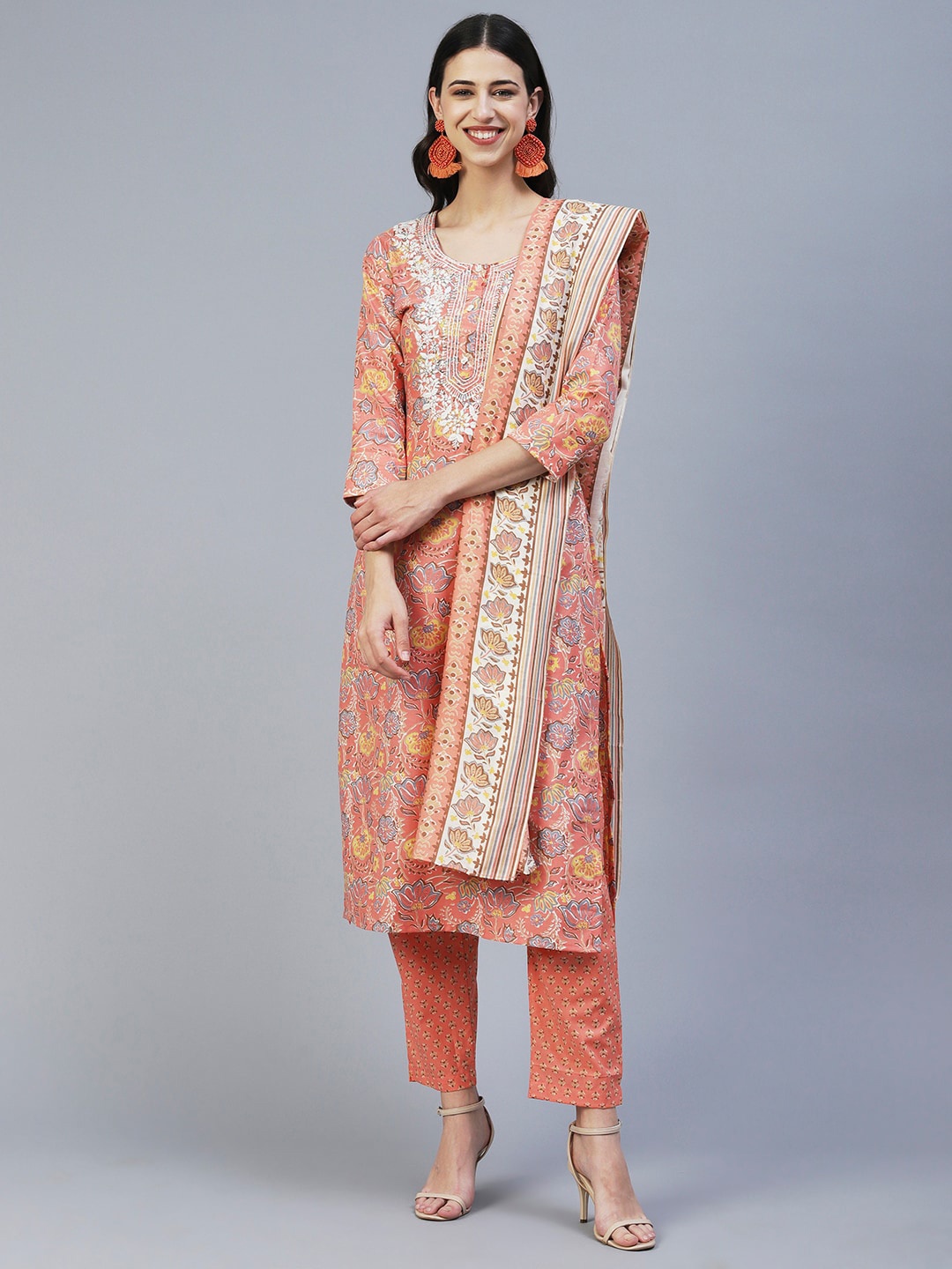 FASHOR Women Floral Printed Thread Work Pure Cotton Kurta with Trousers & Dupatta Set, Peach
FASHOR Women Floral Printed Thread Work Pure Cotton Kurta with Trousers & Dupatta Set, Peach