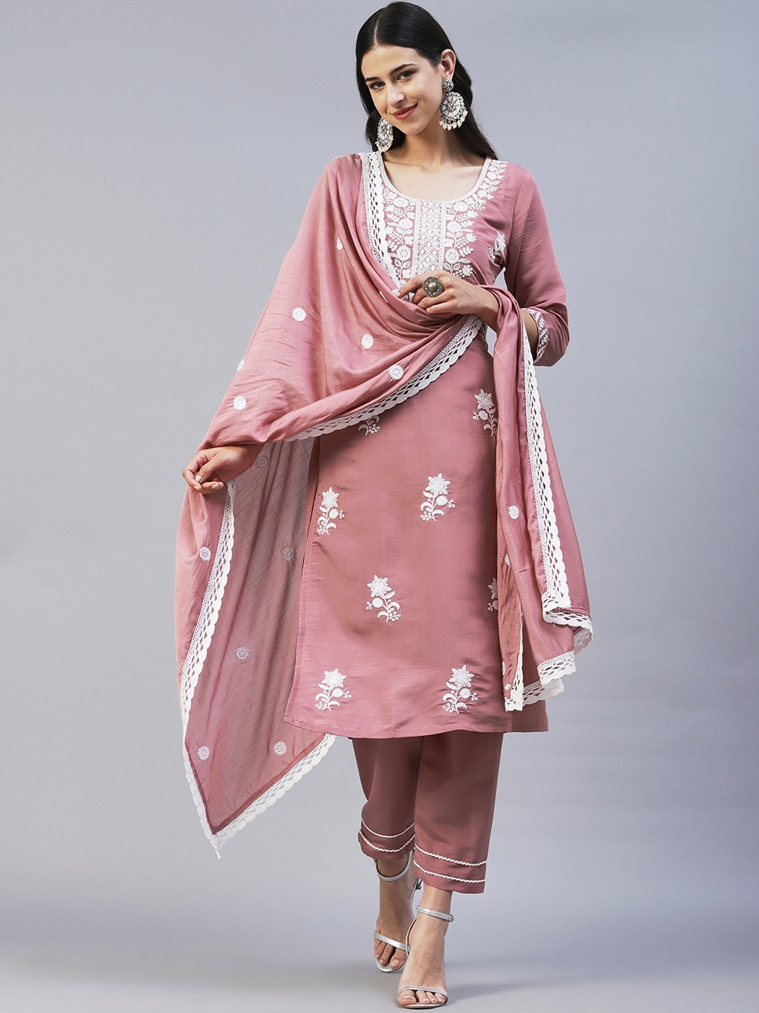 FASHOR Women Ethnic Motifs Embroidered Chikankari Kurta with Trousers & Dupatta, Rose gold
FASHOR Women Ethnic Motifs Embroidered Chikankari Kurta with Trousers & Dupatta, Rose gold