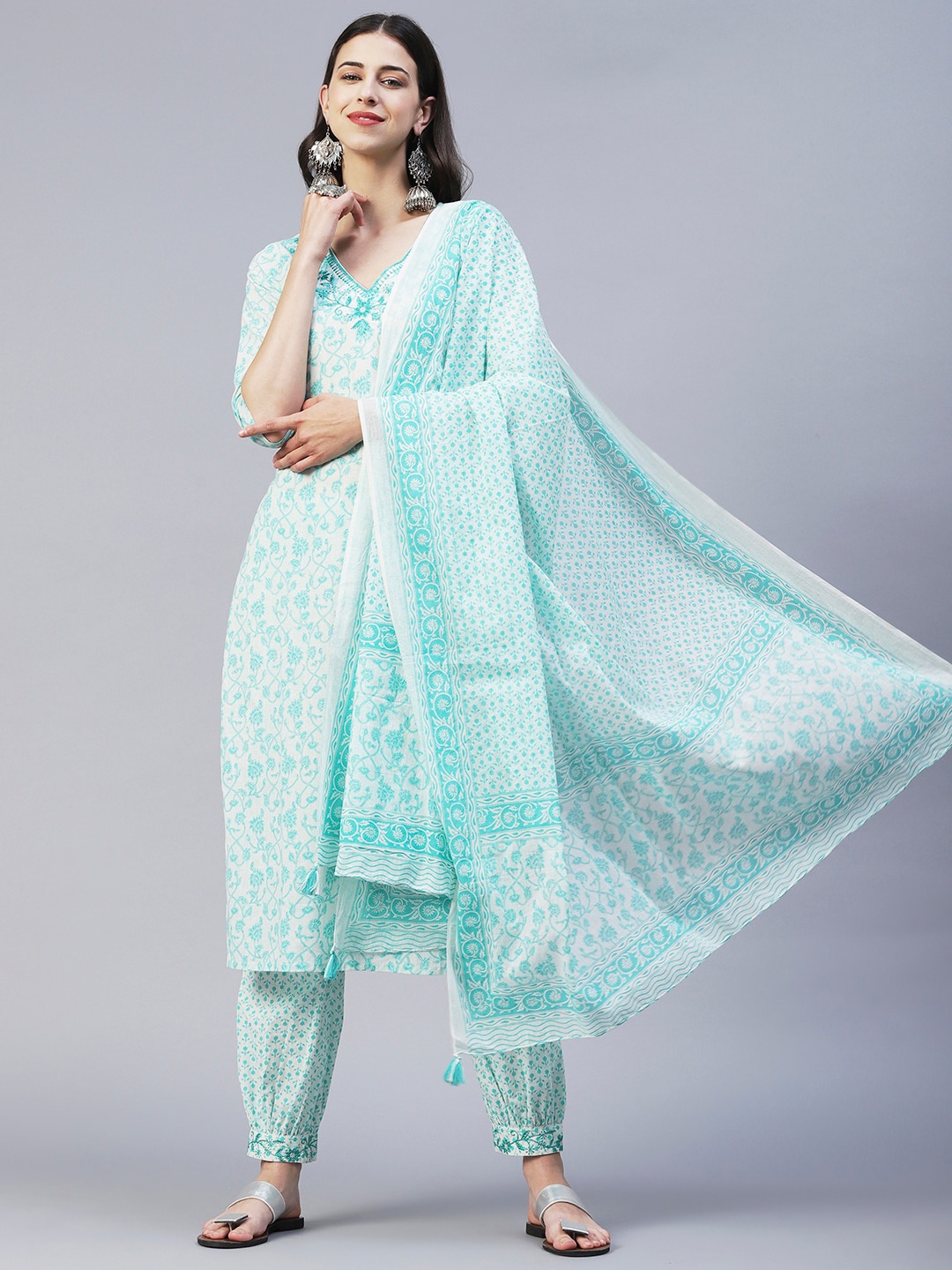 FASHOR Women Floral Printed Pure Cotton Kurta with Trousers & With Dupatta, Turquoise blue
FASHOR Women Floral Printed Pure Cotton Kurta with Trousers & With Dupatta, Turquoise blue