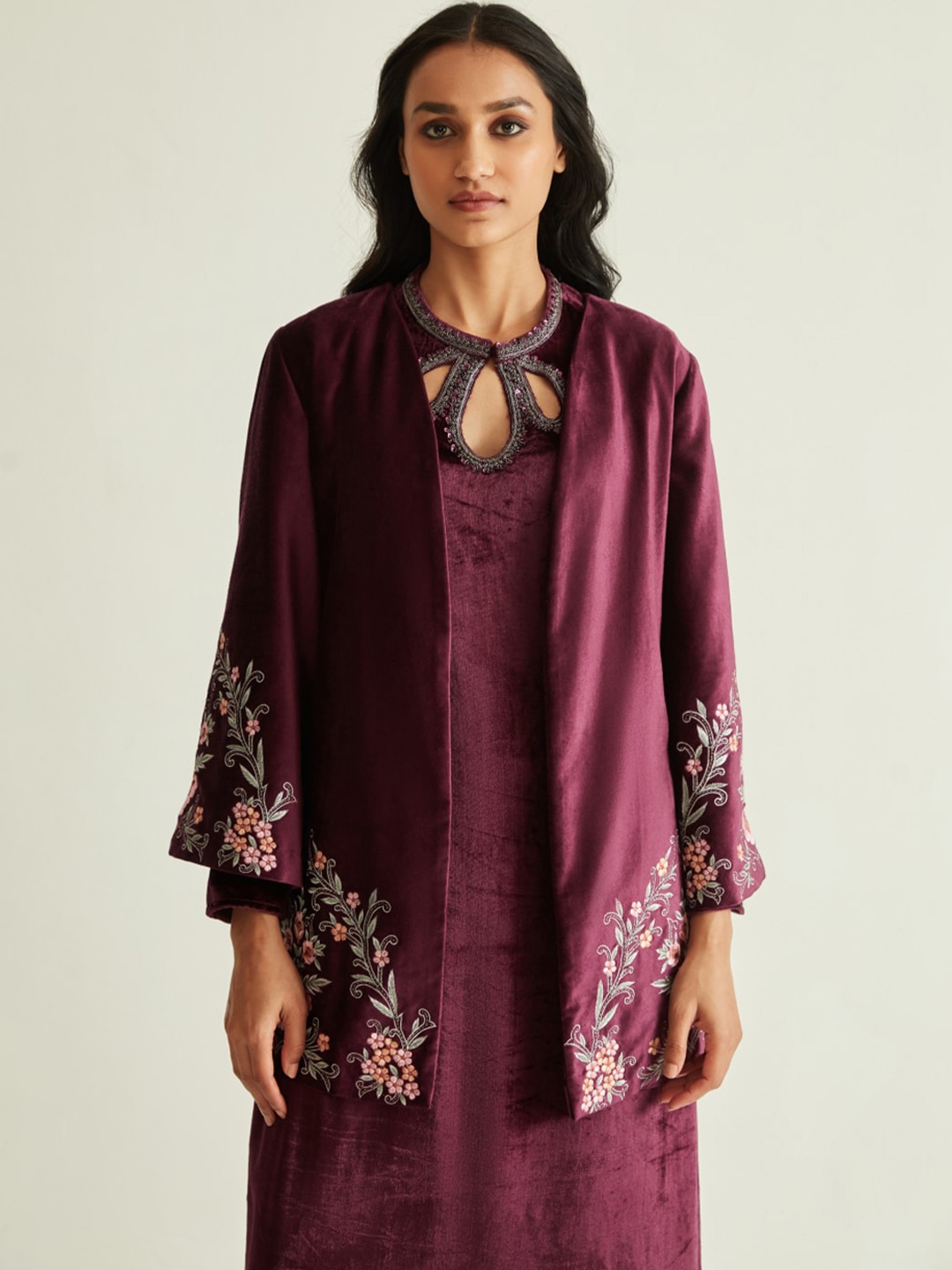 Ancestry Women Floral Antimicrobial Longline Velvet Front Open Jacket with Embroidered, Maroon
Ancestry Women Floral Antimicrobial Longline Velvet Front Open Jacket with Embroidered, Maroon