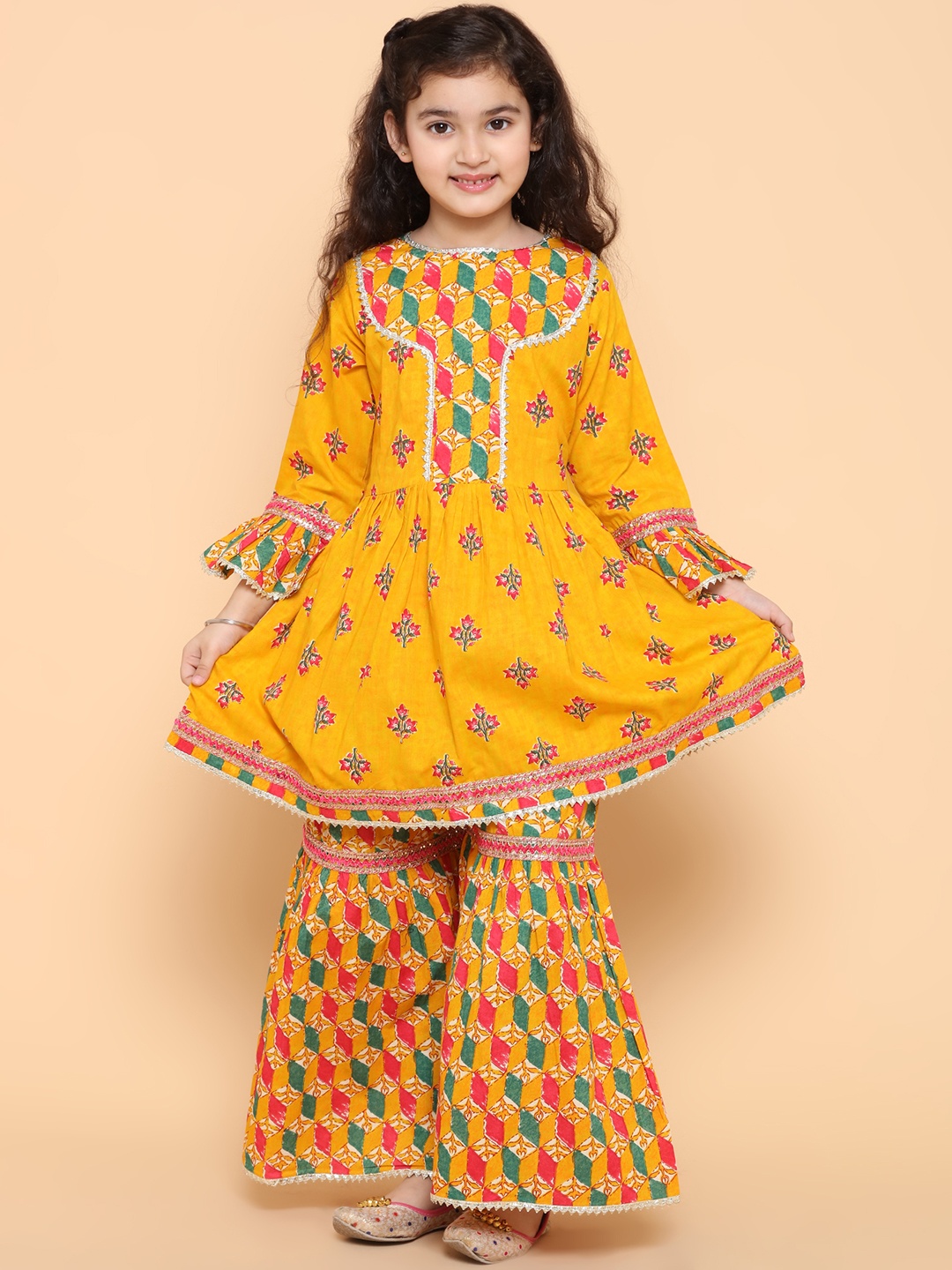 Aj DEZInES Girls Ethnic Motifs Printed Pleated Gotta Patti Pure Cotton Kurta With Sharara, Yellow
Aj DEZInES Girls Ethnic Motifs Printed Pleated Gotta Patti Pure Cotton Kurta With Sharara, Yellow