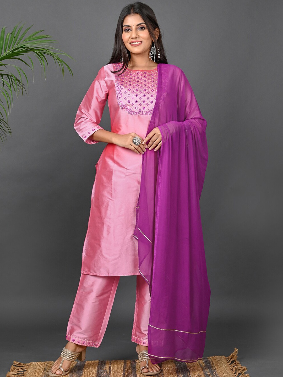 Riara Women Ethnic Motifs Embroidered Mirror Work Kurta With Trousers & Dupatta, Pink
Riara Women Ethnic Motifs Embroidered Mirror Work Kurta With Trousers & Dupatta, Pink