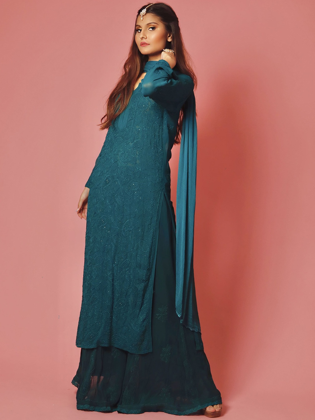 LABEL AISHWARYRIKA Ethnic Motifs Embroidered Chikankari Silk Georgette Kurta Set, Teal
LABEL AISHWARYRIKA Ethnic Motifs Embroidered Chikankari Silk Georgette Kurta Set, Teal