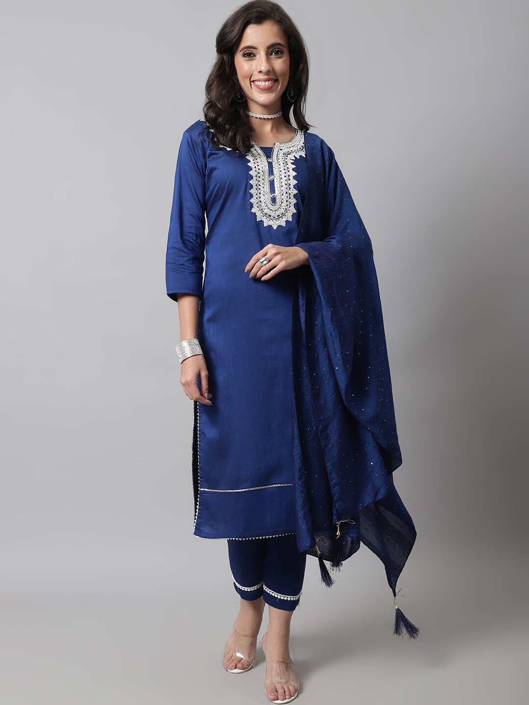 VredeVogel Women Yoke Design Ethnic Motifs Thread Work Kurta & Trousers & With Dupatta, Blue
VredeVogel Women Yoke Design Ethnic Motifs Thread Work Kurta & Trousers & With Dupatta, Blue