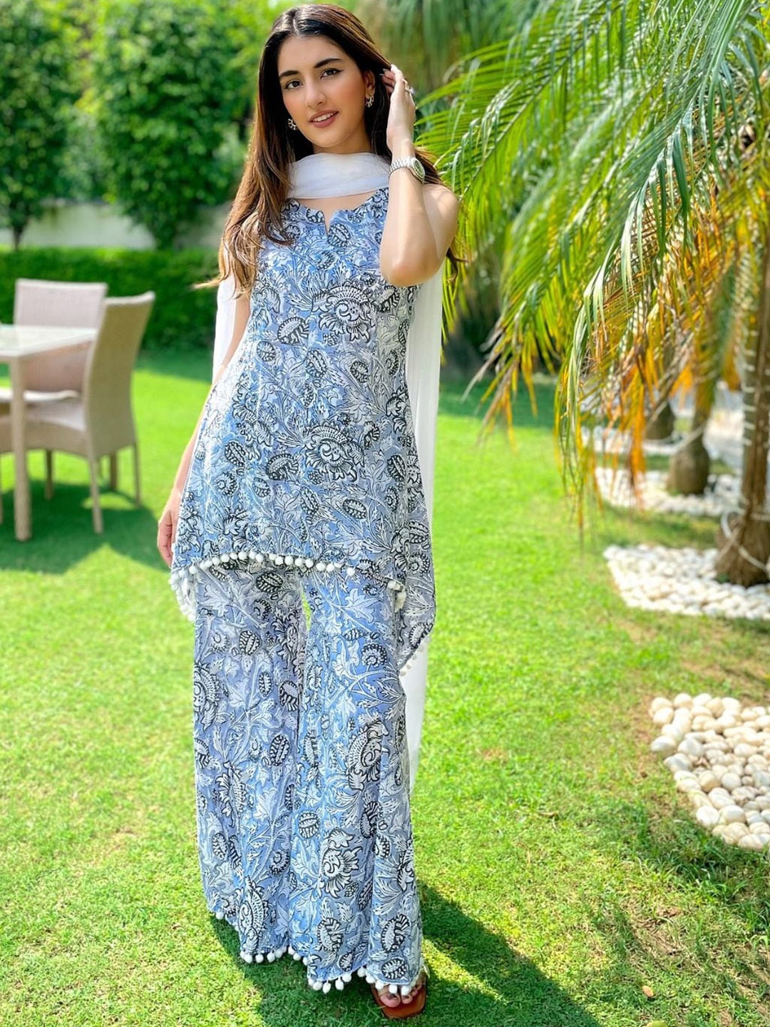 HOUSE OF JAMOTI Women Printed Notch Neck Pure Cotton Kurta with Sharara & Dupatta, Blue
HOUSE OF JAMOTI Women Printed Notch Neck Pure Cotton Kurta with Sharara & Dupatta, Blue