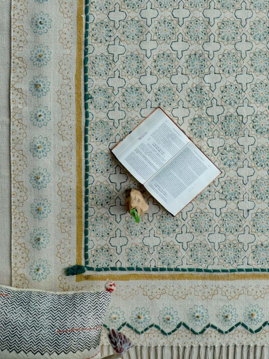 Art Avenue Green & Yellow Floral Printed & Embroidered Cotton Rectangular Carpet
Art Avenue Green & Yellow Floral Printed & Embroidered Cotton Rectangular Carpet