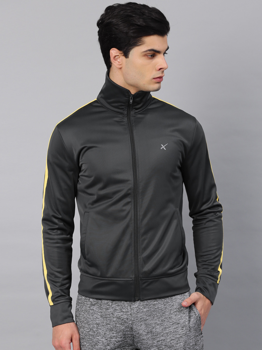 HRX by Hrithik Roshan Men Charcoal Grey Solid Sporty Jacket
HRX by Hrithik Roshan Men Charcoal Grey Solid Sporty Jacket