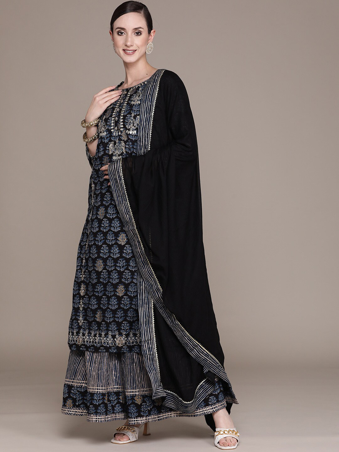 Ishin Ethnic Motifs Embroidered Gotta Patti Pure Cotton Kurta with Sharara & With Dupatta, Black
Ishin Ethnic Motifs Embroidered Gotta Patti Pure Cotton Kurta with Sharara & With Dupatta, Black