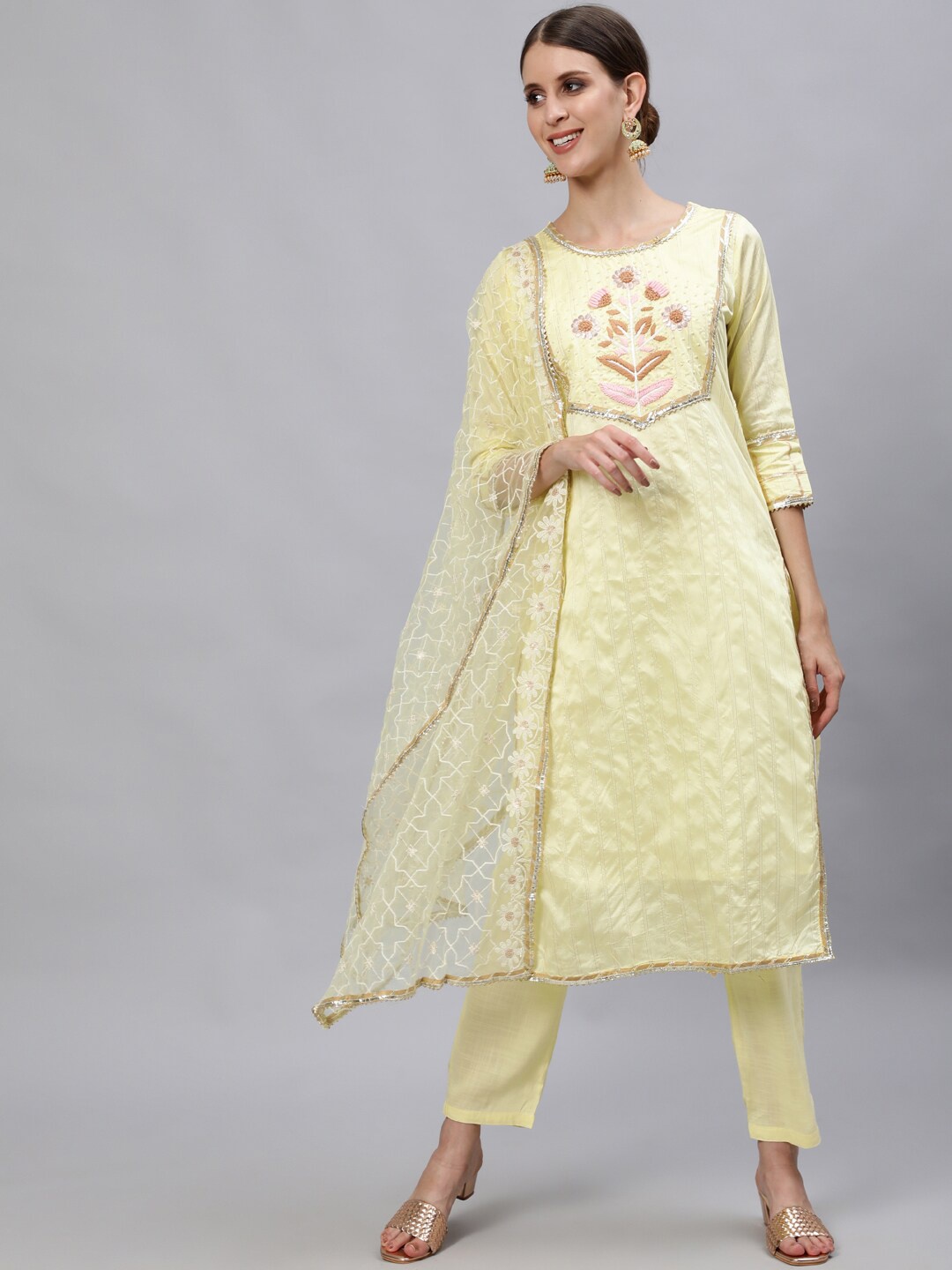 Ishin Women Floral Embroidered Thread Work Kurta with Trousers & With Dupatta, Yellow
Ishin Women Floral Embroidered Thread Work Kurta with Trousers & With Dupatta, Yellow