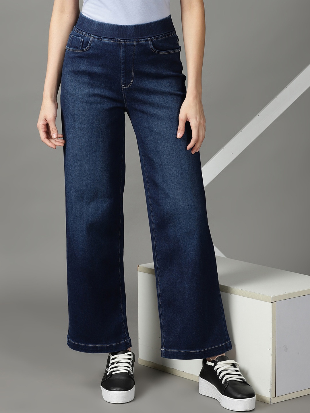 SHOWOFF Women Straight Fit High-Rise Light Fade Stretchable Cotton Jeans, Navy blue
SHOWOFF Women Straight Fit High-Rise Light Fade Stretchable Cotton Jeans, Navy blue