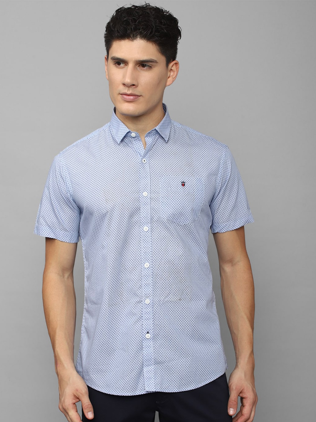 Louis Philippe Sport Men Slim Fit Micro Ditsy Printed Casual Pure Cotton Shirt, Blue
Louis Philippe Sport Men Slim Fit Micro Ditsy Printed Casual Pure Cotton Shirt, Blue