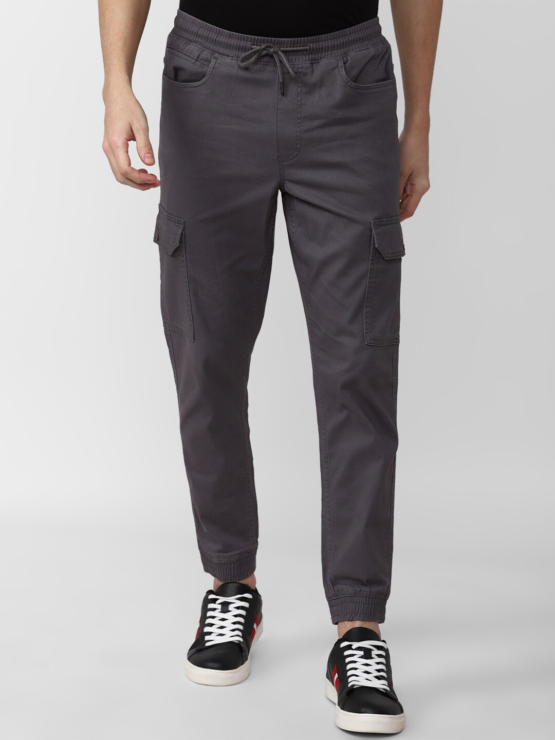Peter England Casuals Men Slim Fit Cargos Trousers, Grey