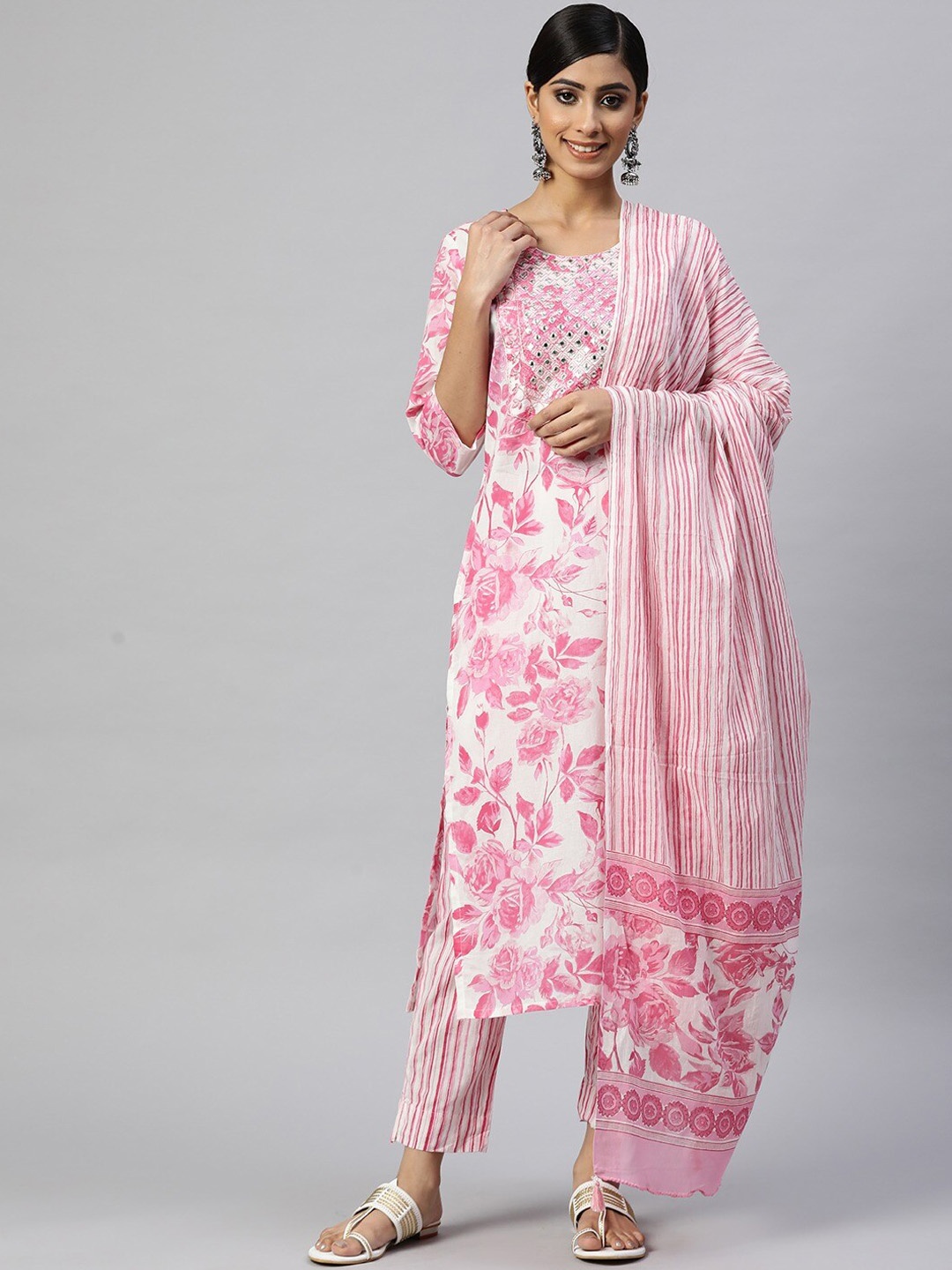 Readiprint Fashions Floral Printed Mirror Work Pure Cotton Kurta with Trousers & Dupatta, Pink
Readiprint Fashions Floral Printed Mirror Work Pure Cotton Kurta with Trousers & Dupatta, Pink