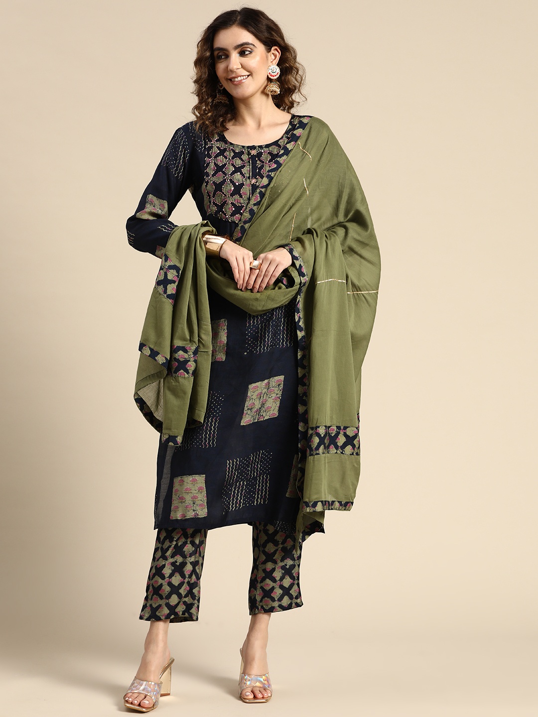 Sangria Ethnic Motifs Printed Thread Work Chanderi Silk Kurta With Trousers & With Dupatta, Navy blue
Sangria Ethnic Motifs Printed Thread Work Chanderi Silk Kurta With Trousers & With Dupatta, Navy blue