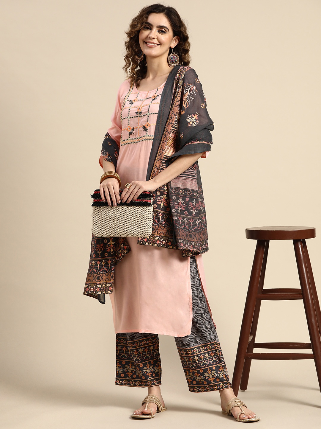 Sangria Women Floral Embroidered Thread Work Chanderi Silk Kurta With Palazzos & Dupatta, Pink
Sangria Women Floral Embroidered Thread Work Chanderi Silk Kurta With Palazzos & Dupatta, Pink