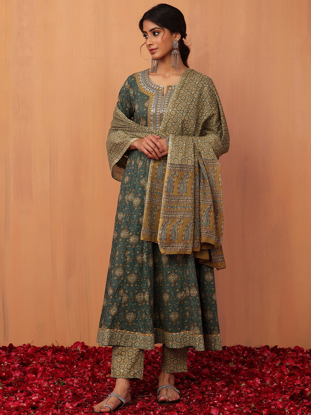 INDYA Women Ethnic Motifs Printed Empire Pure Cotton Kurta With Trousers & Dupatta, Green 
INDYA Women Ethnic Motifs Printed Empire Pure Cotton Kurta With Trousers & Dupatta, Green