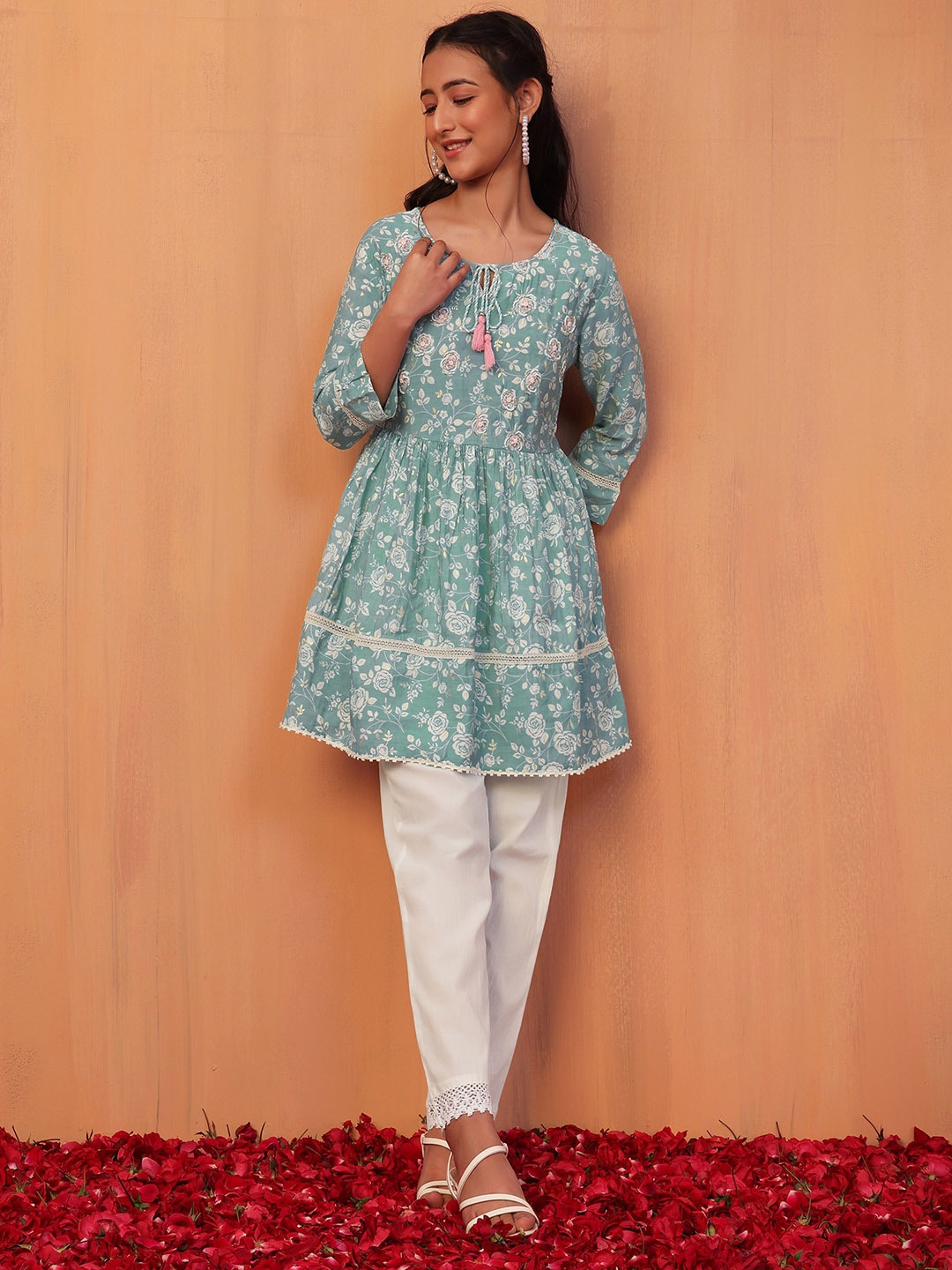 INDYA Women Floral Printed Tie Up Neck Empire Kurta With Trouser, Blue