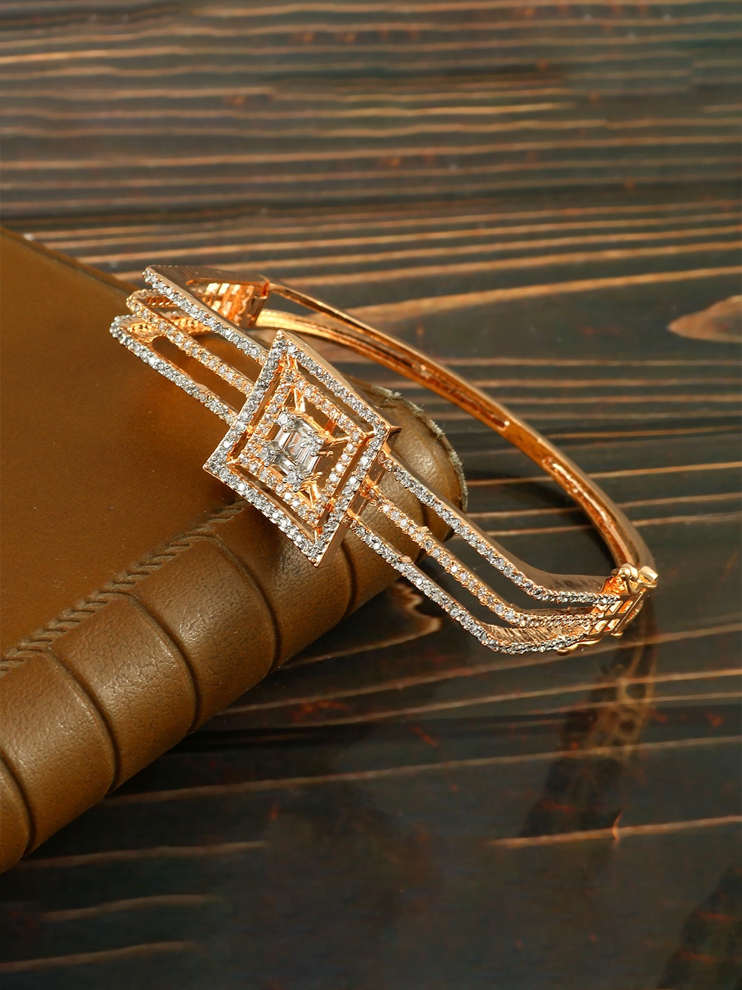 Jewar Mandi Women Brass Cubic Zirconia Rose Gold-Plated Bangle-Style Bracelet, White
Jewar Mandi Women Brass Cubic Zirconia Rose Gold-Plated Bangle-Style Bracelet, White