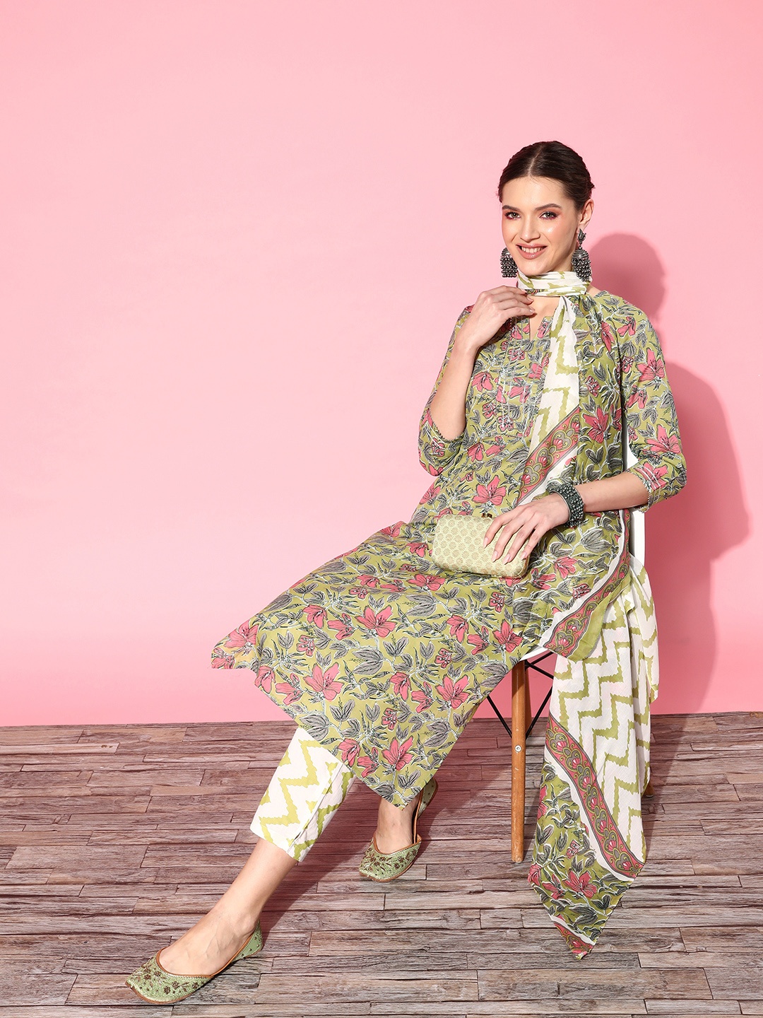 Yufta Ethnic Motifs Printed Gotta Patti Pure Cotton Kurta With Trousers & With Dupatta, White
Yufta Ethnic Motifs Printed Gotta Patti Pure Cotton Kurta With Trousers & With Dupatta, White