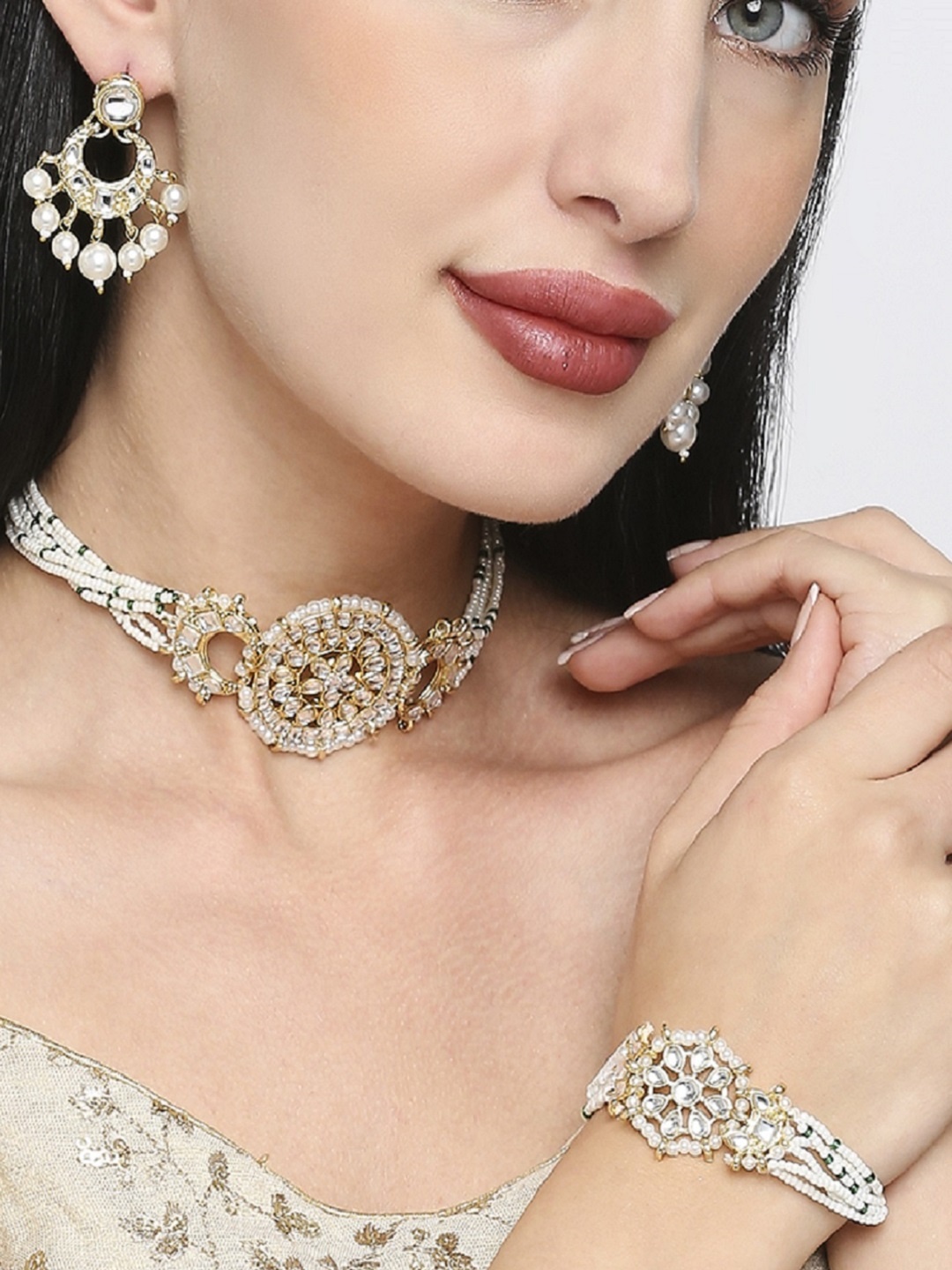 OOMPH Women Gold Plated Kundan Studded & Beaded Necklace and Earrings & With Bracelet, White
OOMPH Women Gold Plated Kundan Studded & Beaded Necklace and Earrings & With Bracelet, White
