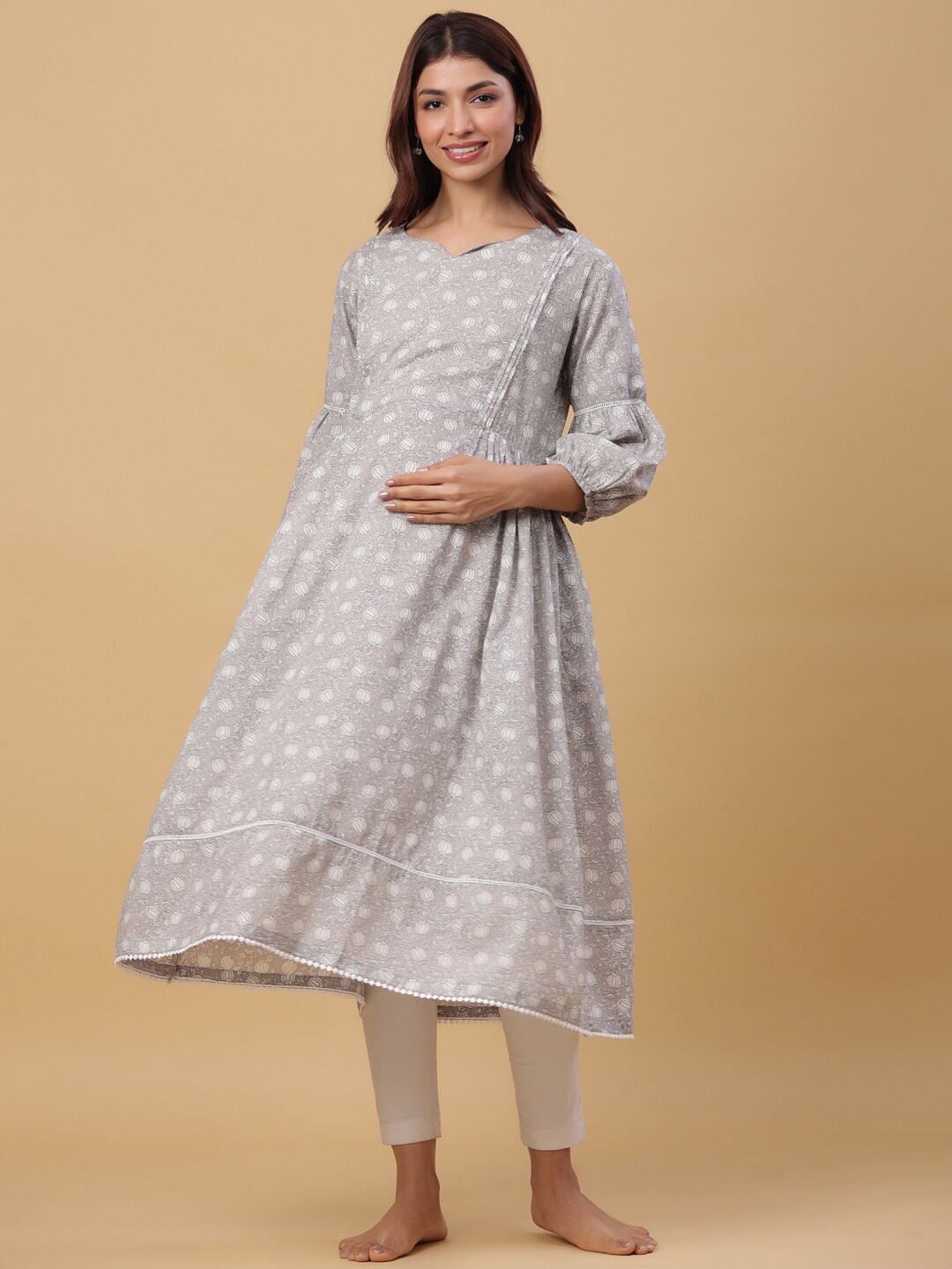 Ikk Kudi by Seerat Women Floral Printed Puff Sleeves Maternity Pure Cotton Kurta, Grey
Ikk Kudi by Seerat Women Floral Printed Puff Sleeves Maternity Pure Cotton Kurta, Grey