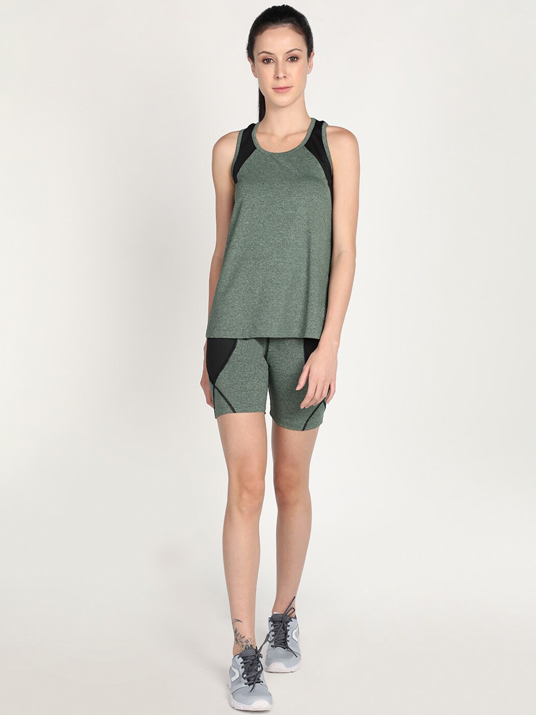 CHKOKKO Women Colourblocked T-shirt With Shorts, Green