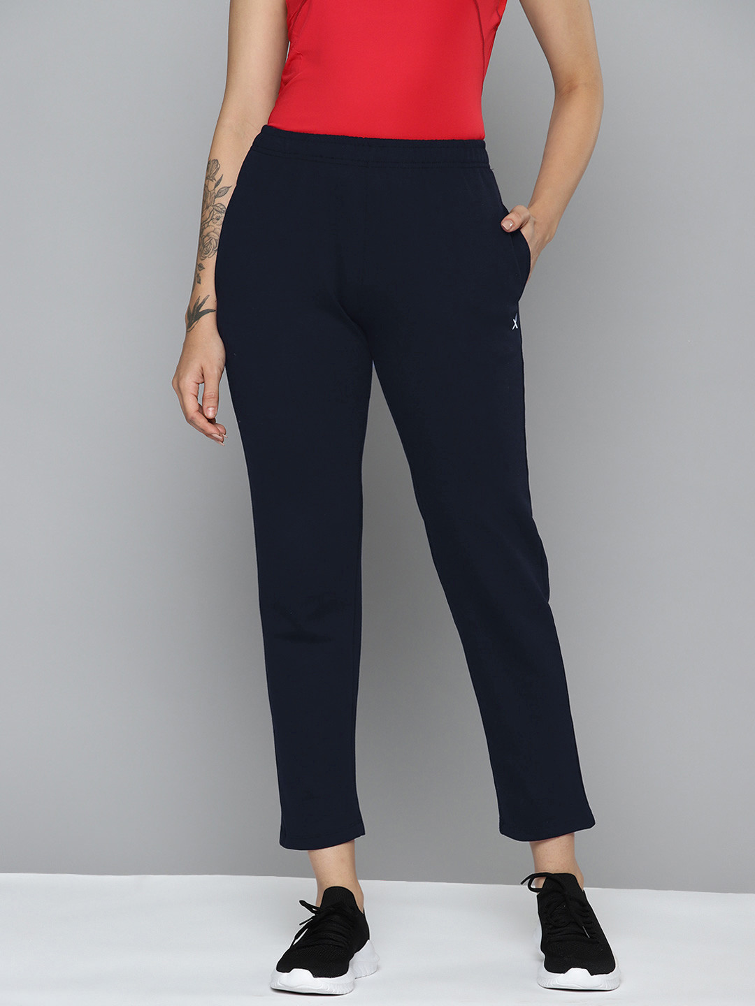 HRX by Hrithik Roshan Women Lifestyle Track Pants, Navy blue
HRX by Hrithik Roshan Women Lifestyle Track Pants, Navy blue