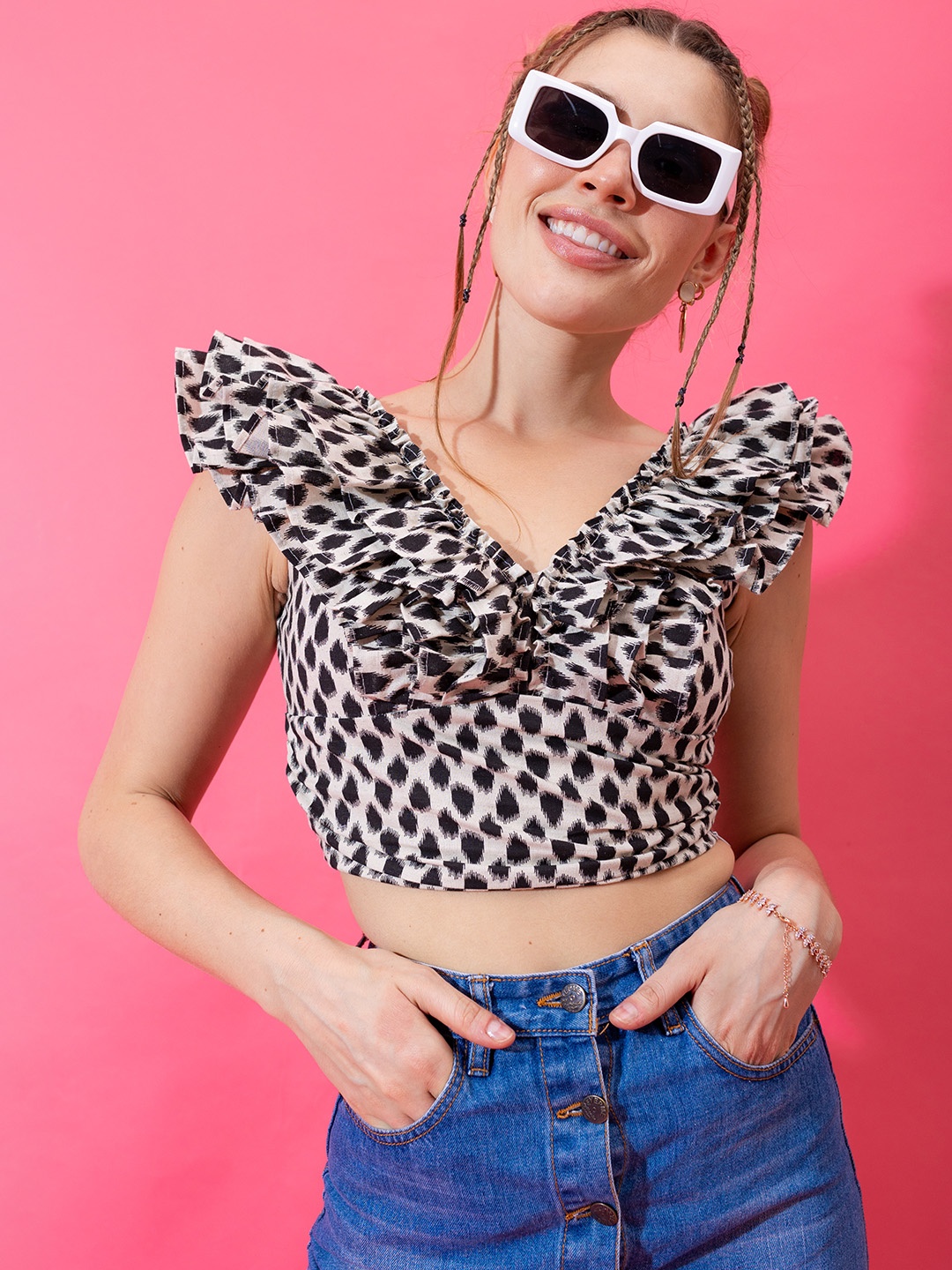 Stylecast X Hersheinbox Pure Cotton Abstract Print Flutter Sleeve Crop Top, Off white
Stylecast X Hersheinbox Pure Cotton Abstract Print Flutter Sleeve Crop Top, Off white