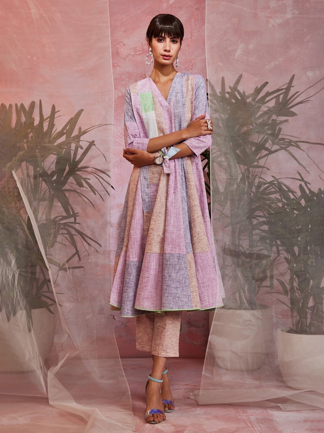 charkhee Colourblocked Pure Cotton Anarkali Kurta with Pyjamas & With Dupatta, Peach
charkhee Colourblocked Pure Cotton Anarkali Kurta with Pyjamas & With Dupatta, Peach