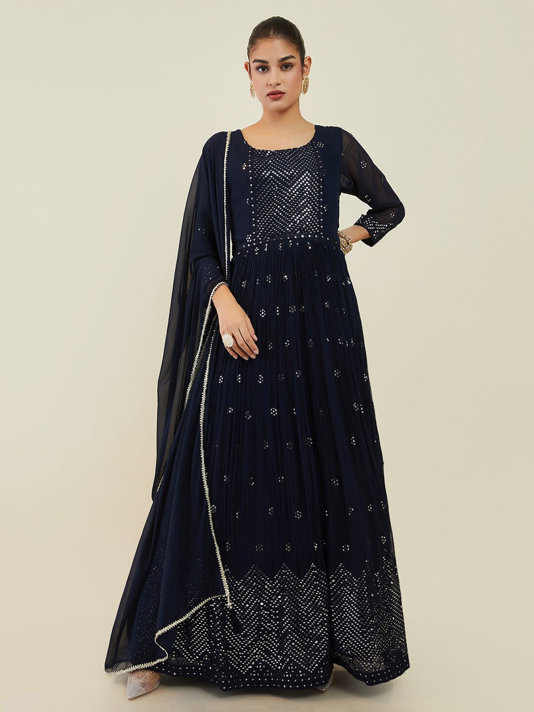 Soch Women Floral Embroidered Sequinned Georgette Kurta With Trousers & Dupatta, Navy blue
Soch Women Floral Embroidered Sequinned Georgette Kurta With Trousers & Dupatta, Navy blue