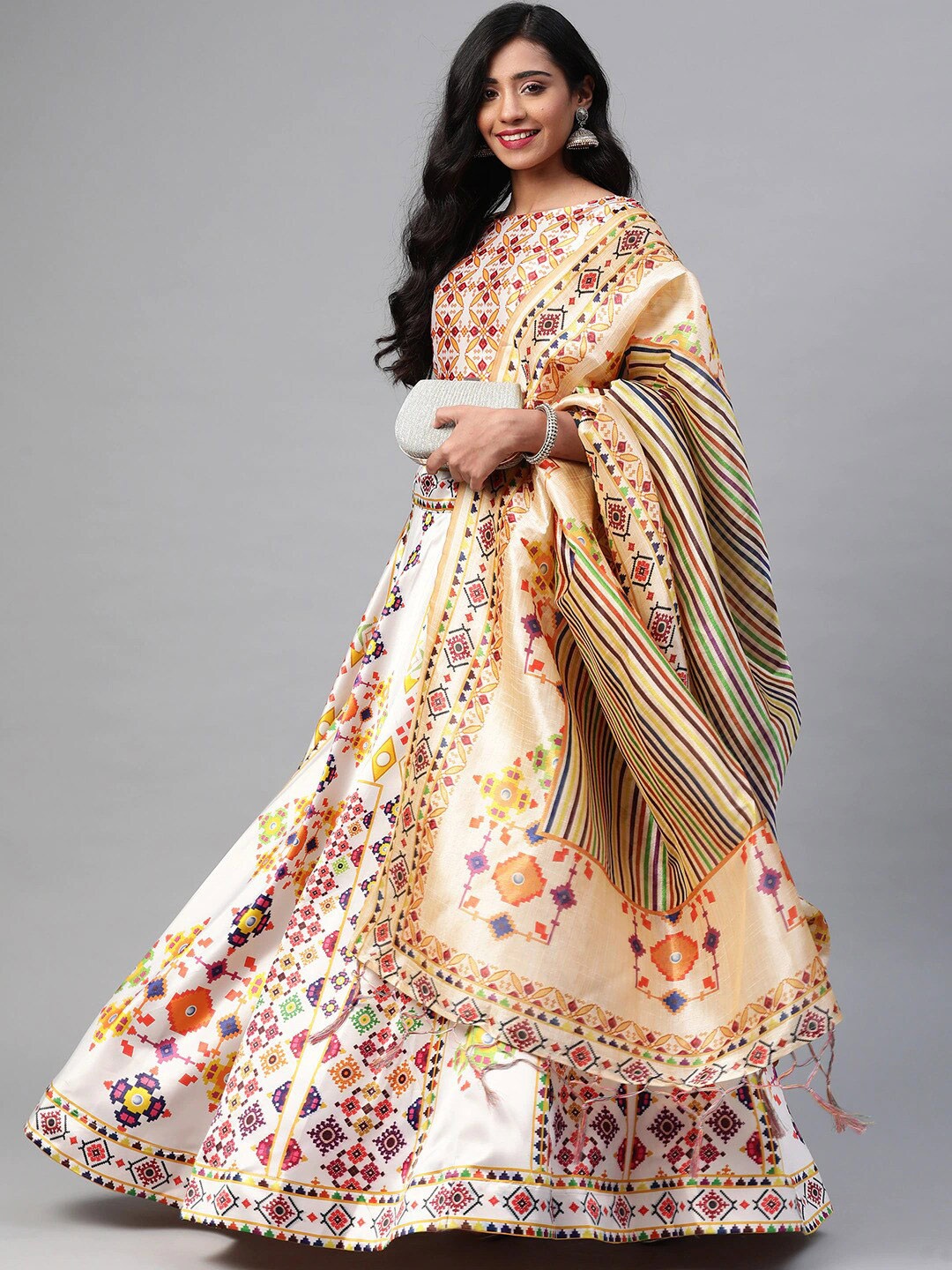 Fashionuma White & Green Printed Semi-Stitched Lehenga & Unstitched Blouse With Dupatta
Fashionuma White & Green Printed Semi-Stitched Lehenga & Unstitched Blouse With Dupatta