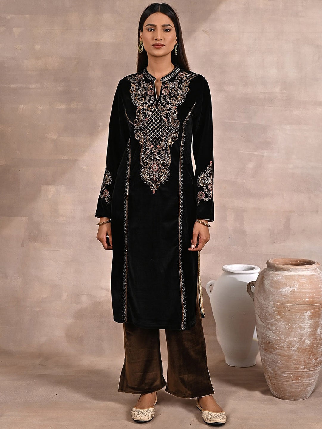Lakshita Women Ethnic Motifs Embellished Velvet Kurta, Black