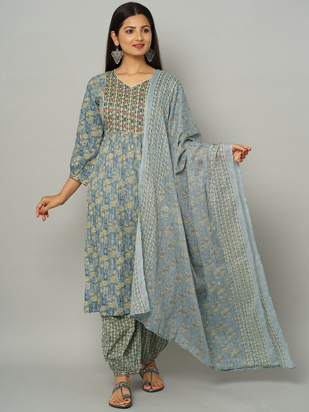 NAYRA Women Floral Printed Pleated Gotta Patti Pure Cotton Kurta with Trousers & Dupatta, Blue
NAYRA Women Floral Printed Pleated Gotta Patti Pure Cotton Kurta with Trousers & Dupatta, Blue
