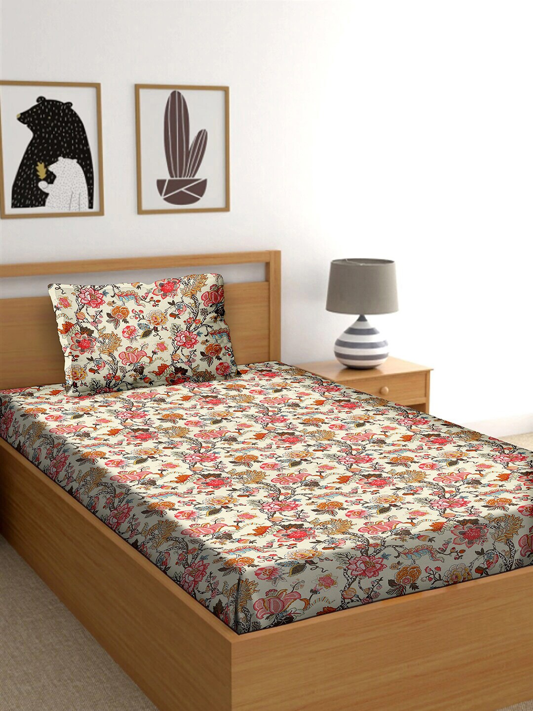 BELLA CASA Classic Collection Beige & Red 210 TC Flat Single Bedsheet With 1 Pillow Cover
BELLA CASA Classic Collection Beige & Red 210 TC Flat Single Bedsheet With 1 Pillow Cover