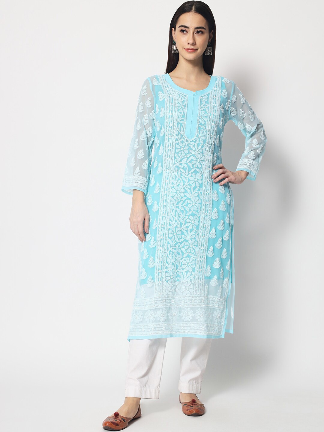 PARAMOUNT CHIKAN Women Ethnic Motifs Embroidered Chikankari Kurta with Trousers, Blue
PARAMOUNT CHIKAN Women Ethnic Motifs Embroidered Chikankari Kurta with Trousers, Blue
