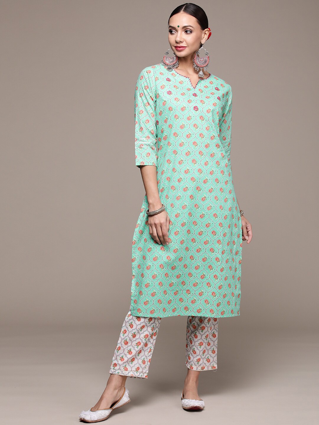Anubhutee Women Notched Neck Floral Printed Thread Work Pure Cotton Kurta With Trousers, Green
Anubhutee Women Notched Neck Floral Printed Thread Work Pure Cotton Kurta With Trousers, Green