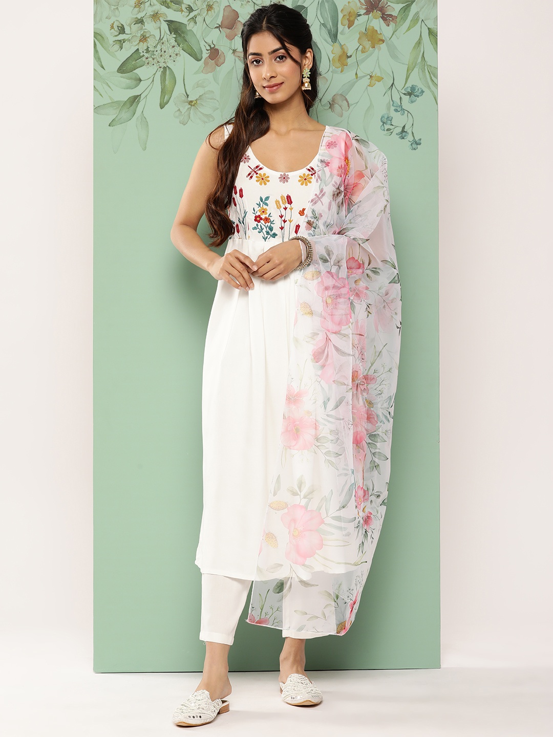 HERE&NOW Women Floral Yoke Design Pleated Thread Work Kurta with Trousers & Dupatta, White
HERE&NOW Women Floral Yoke Design Pleated Thread Work Kurta with Trousers & Dupatta, White